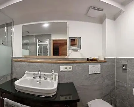 Hotel Korneli *